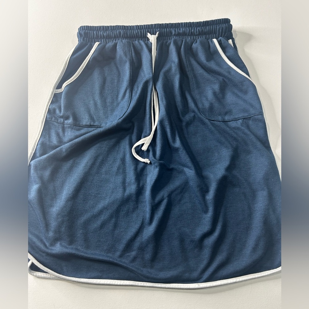 LuLaRoe Medium Casual Fit Blue Skirt with White Lining